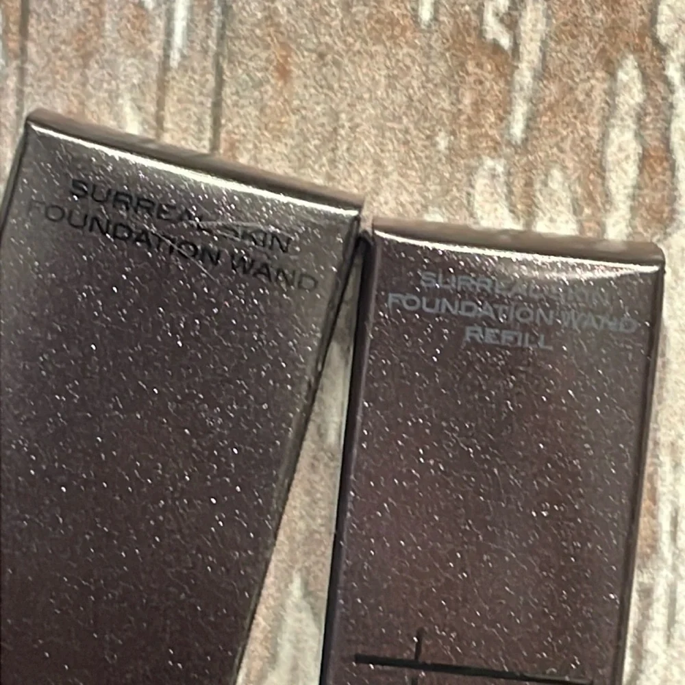 #7 SURREAL SKIN™ FOUNDATION WAND & REFILL